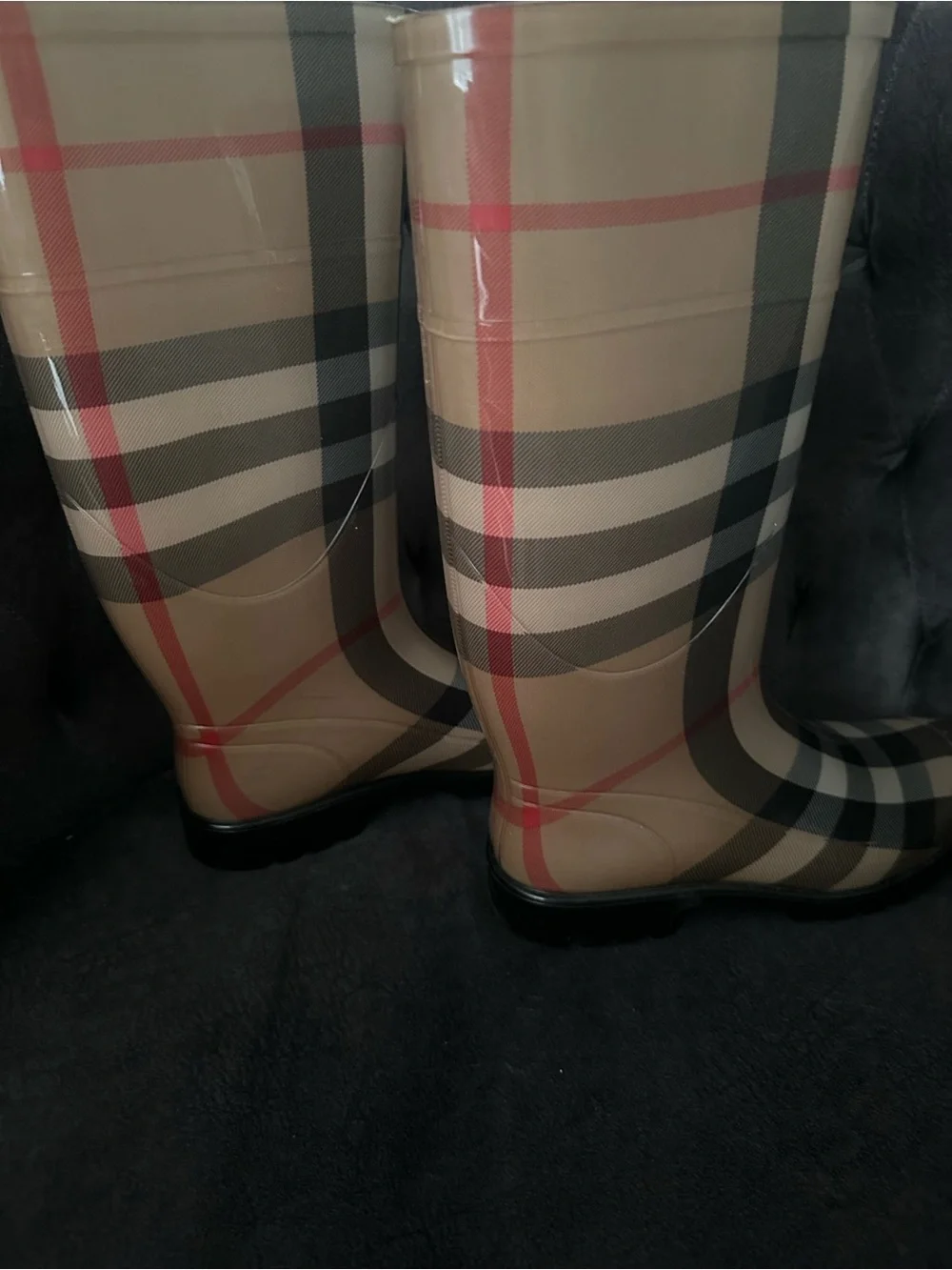 Burberry glossy rain